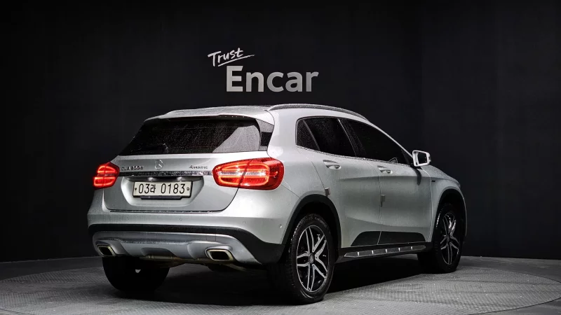 Mercedes-Benz GLA-Class