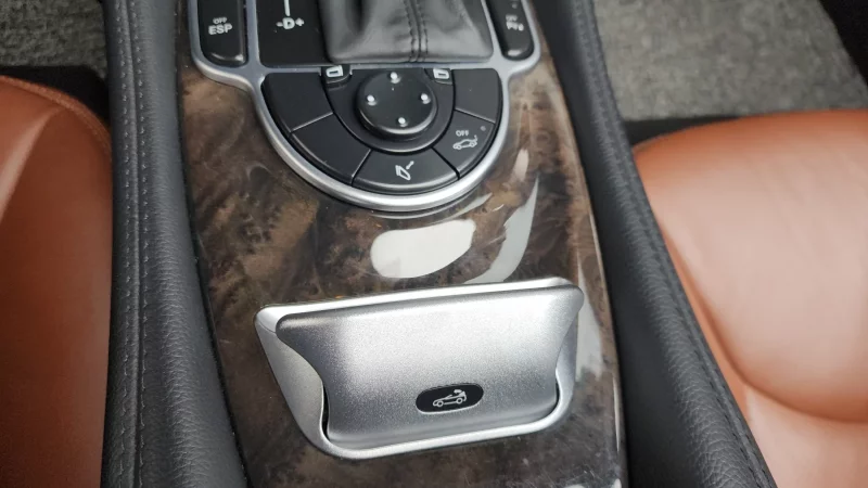 Mercedes-Benz SL-Class