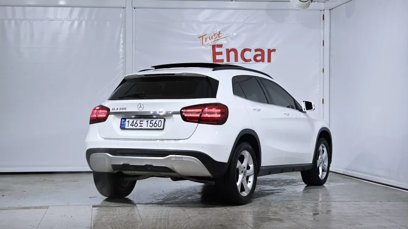 Mercedes-Benz GLA-Class