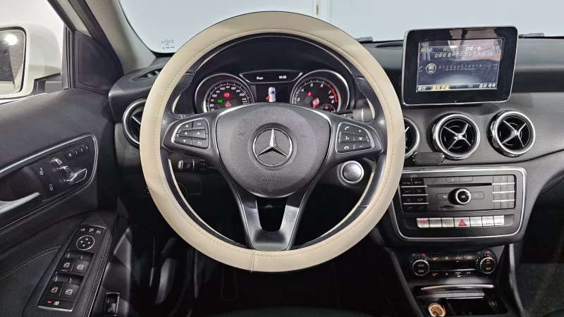 Mercedes-Benz GLA-Class