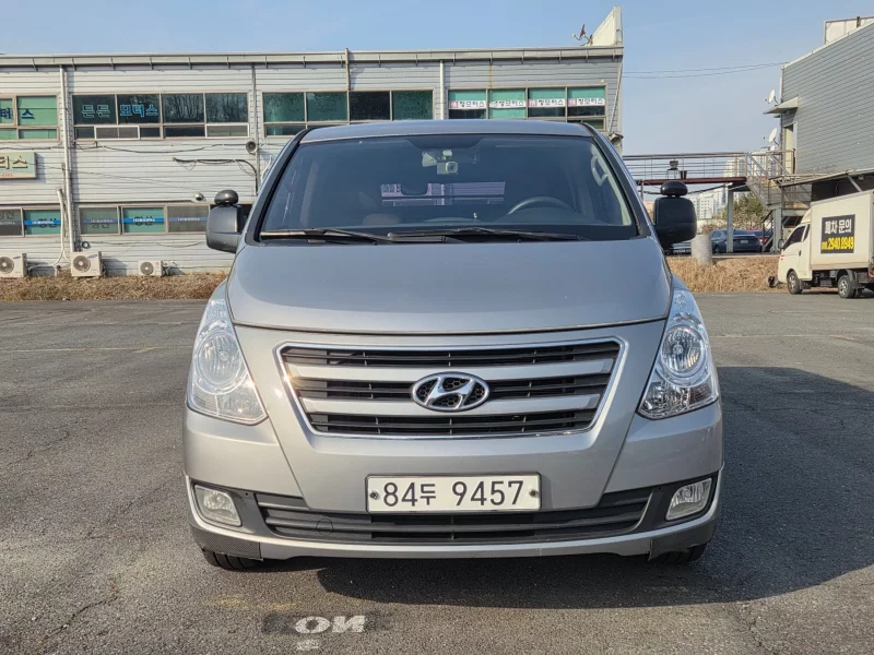Hyundai Starex