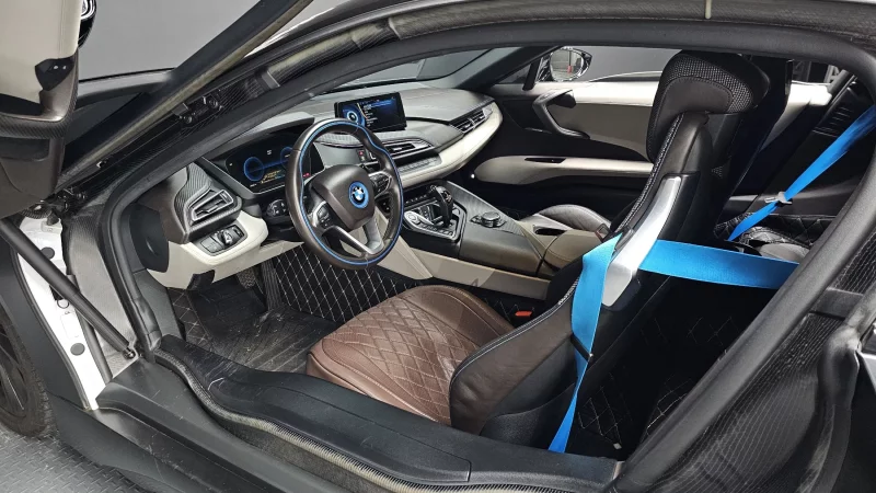 BMW i8