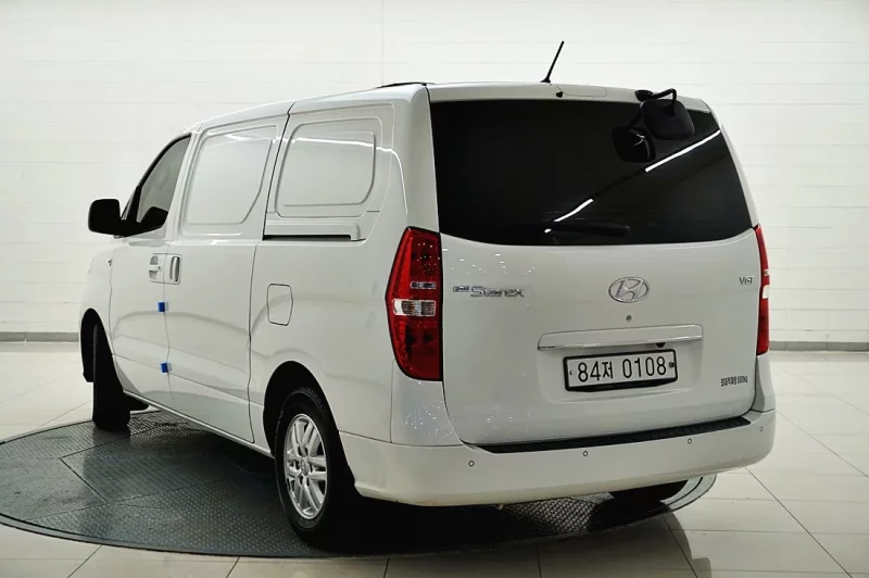 Hyundai Starex