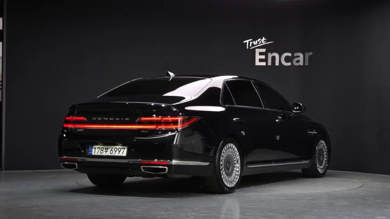 Genesis G90