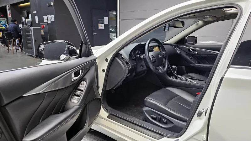 Infiniti Q50