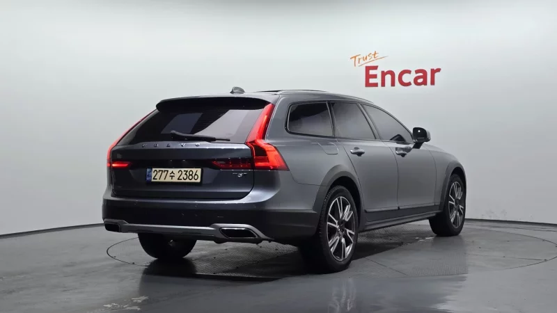 Volvo V90