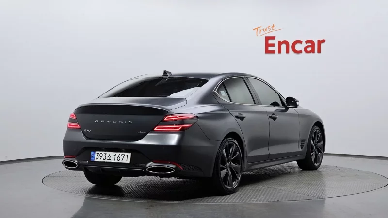 Genesis G70