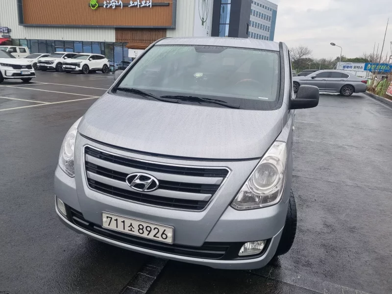 Hyundai Starex