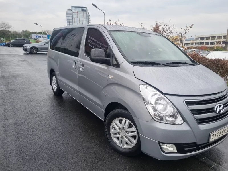 Hyundai Starex