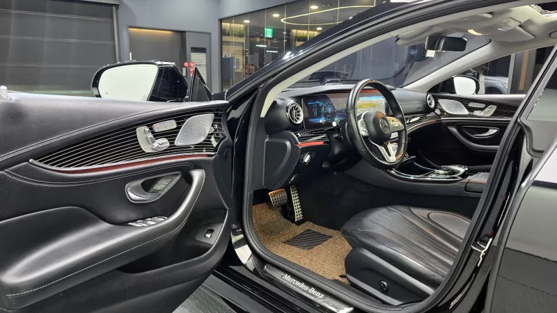 Mercedes-Benz CLS-Class