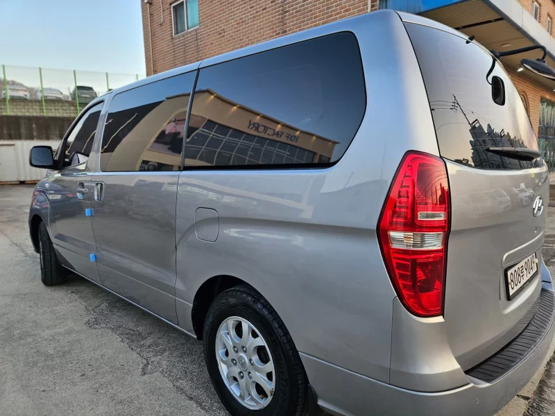 Hyundai Starex