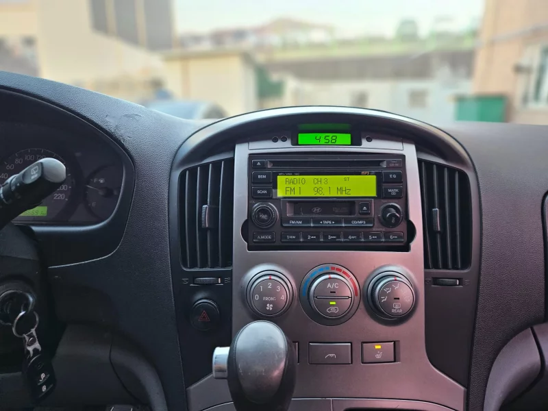 Hyundai Starex