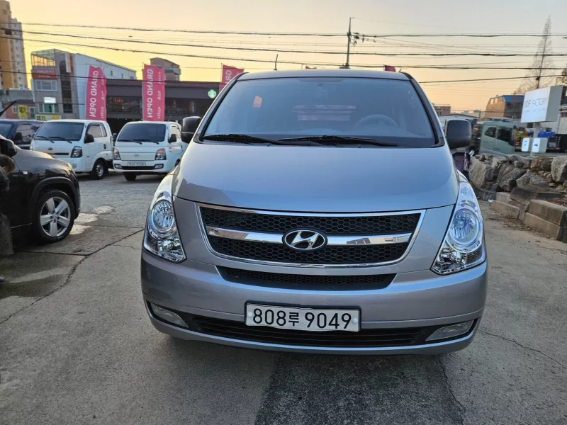 Hyundai Starex