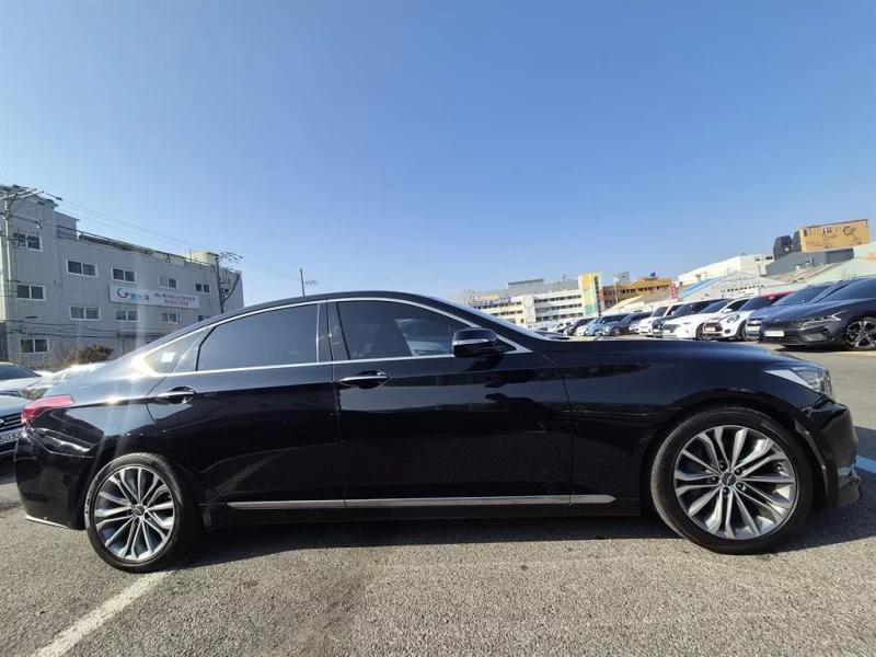 Hyundai Genesis