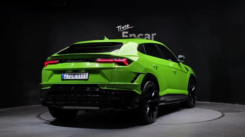 Lamborghini URUS
