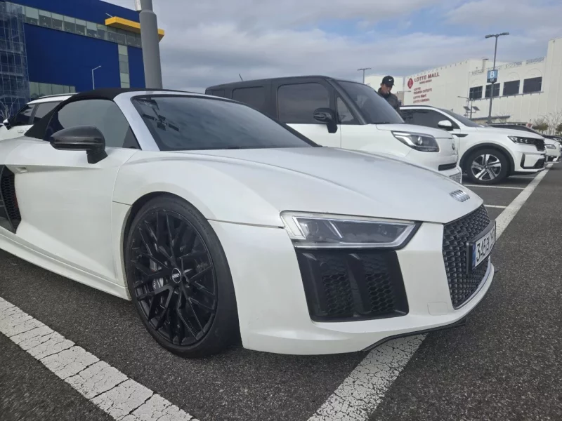Audi R8