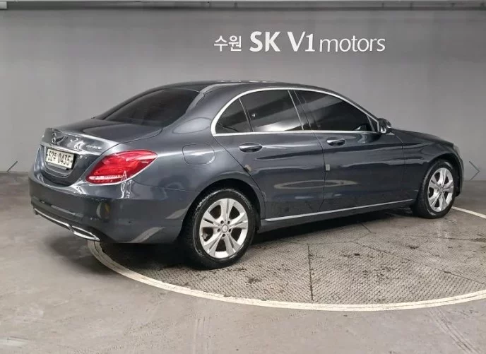 Mercedes-Benz C-Class