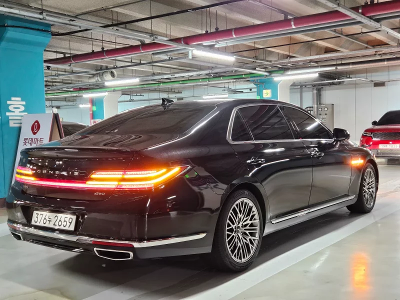 Genesis G90