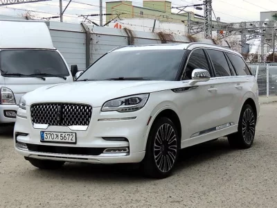 Lincoln AVIATOR