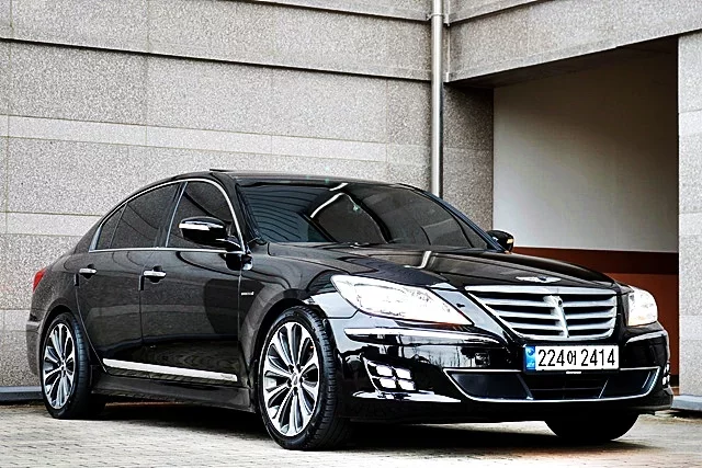 Hyundai Genesis