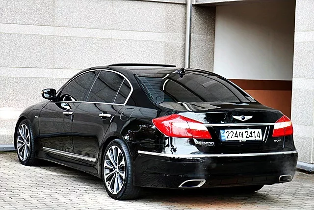 Hyundai Genesis
