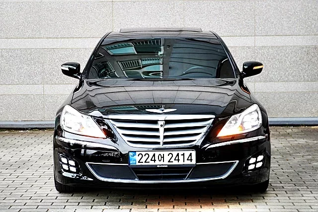 Hyundai Genesis