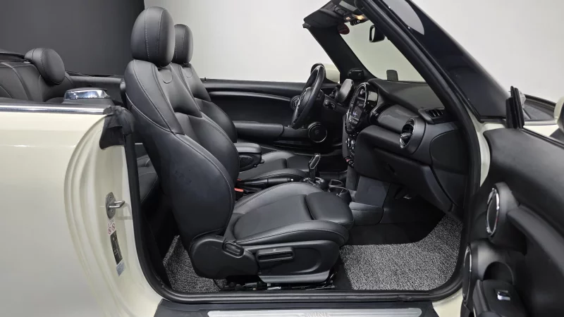 MINI Cooper Convertible