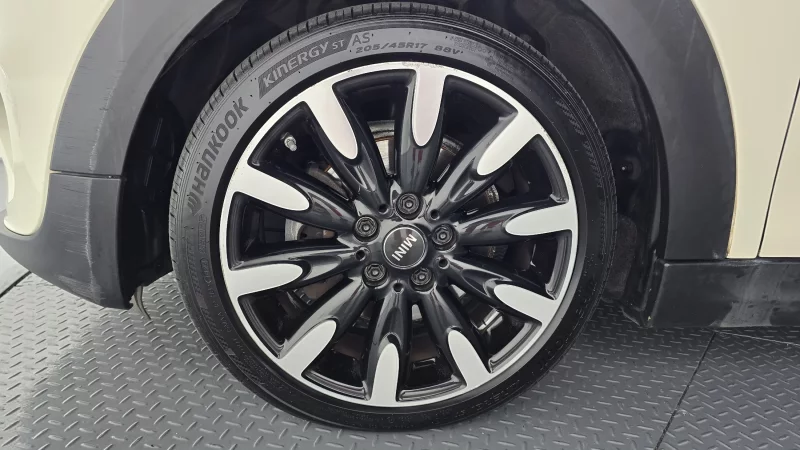 MINI Cooper Convertible