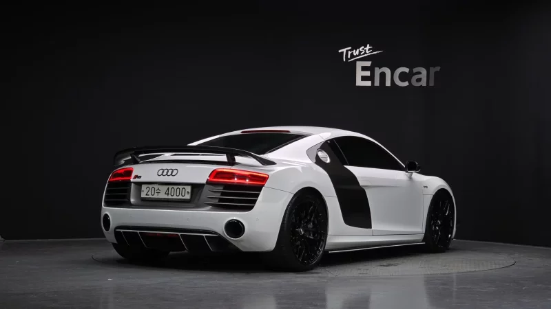 Audi R8