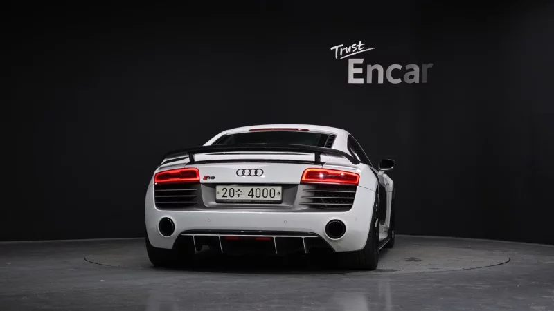 Audi R8