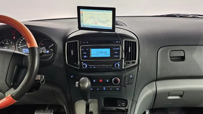 Hyundai Grand Starex