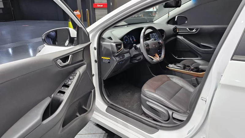 Hyundai Ioniq