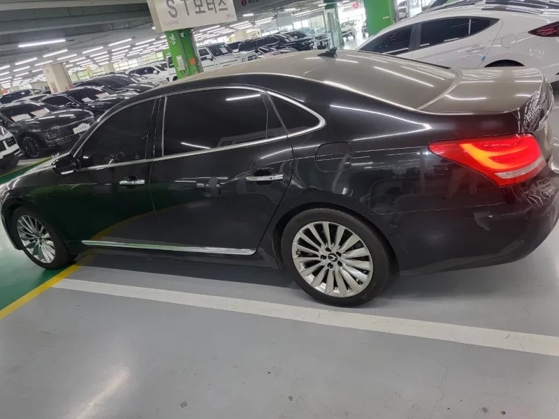 Hyundai Equus