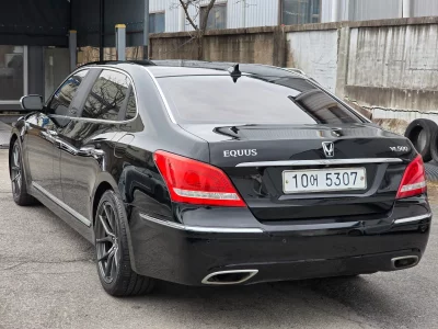 Hyundai Equus