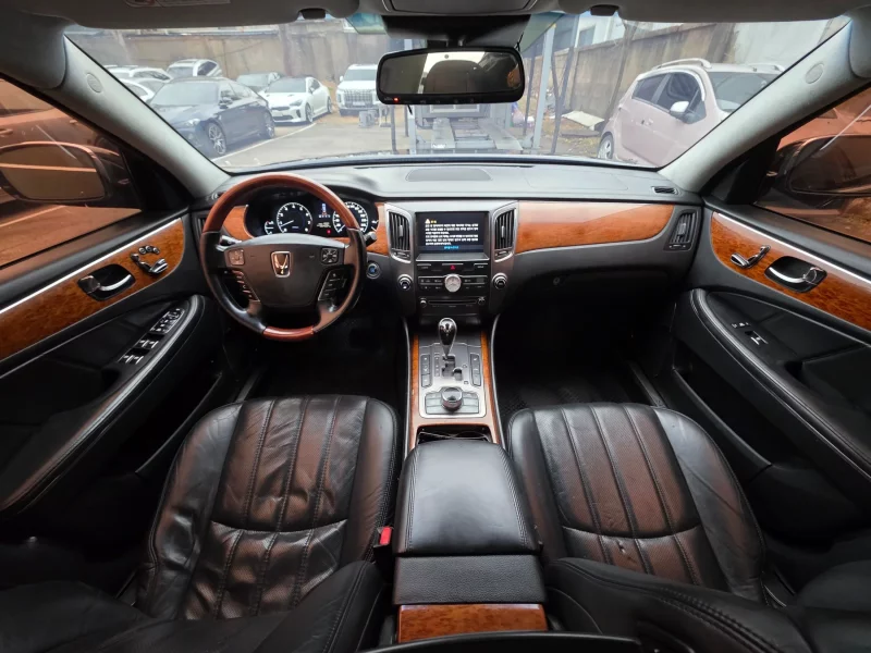 Hyundai Equus