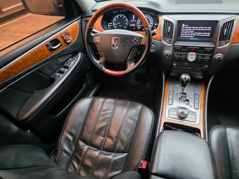 Hyundai Equus