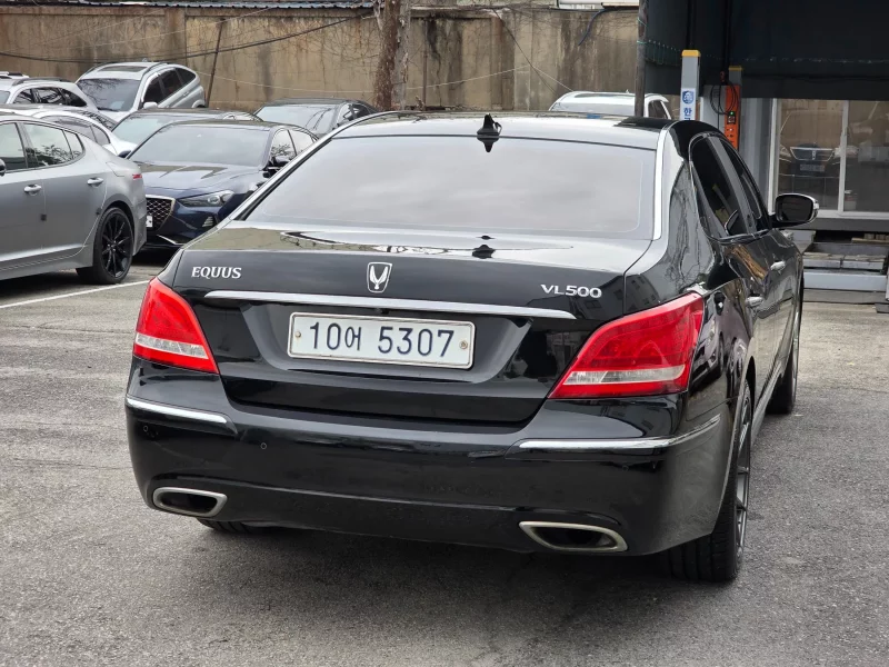 Hyundai Equus
