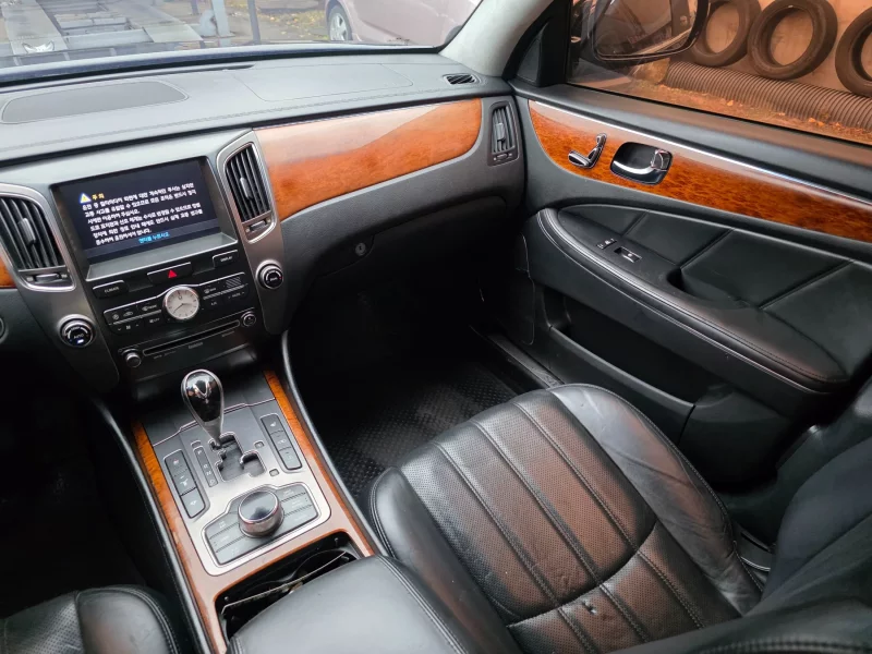 Hyundai Equus