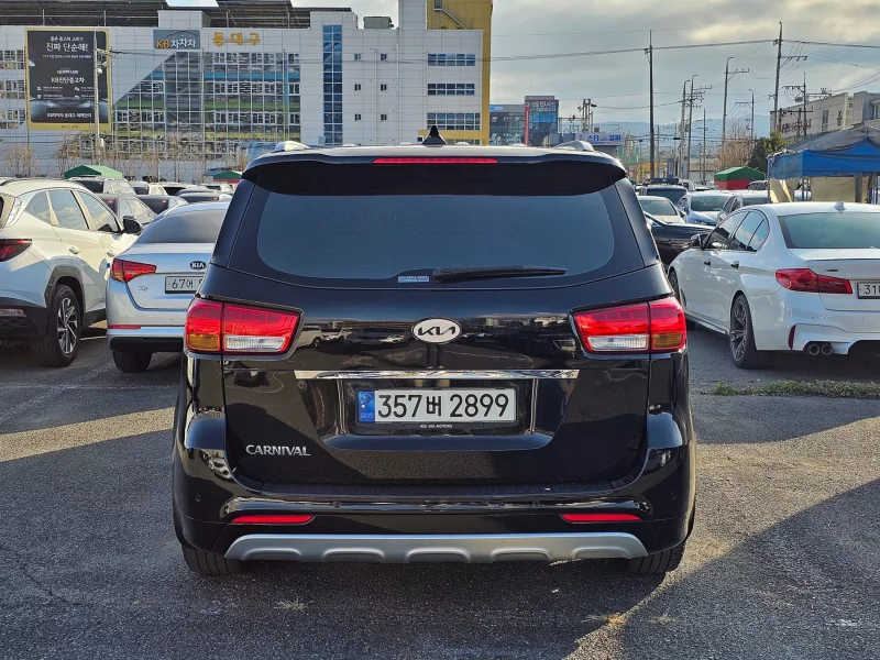 Kia Carnival