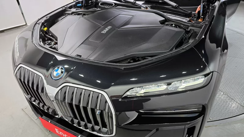 BMW i7
