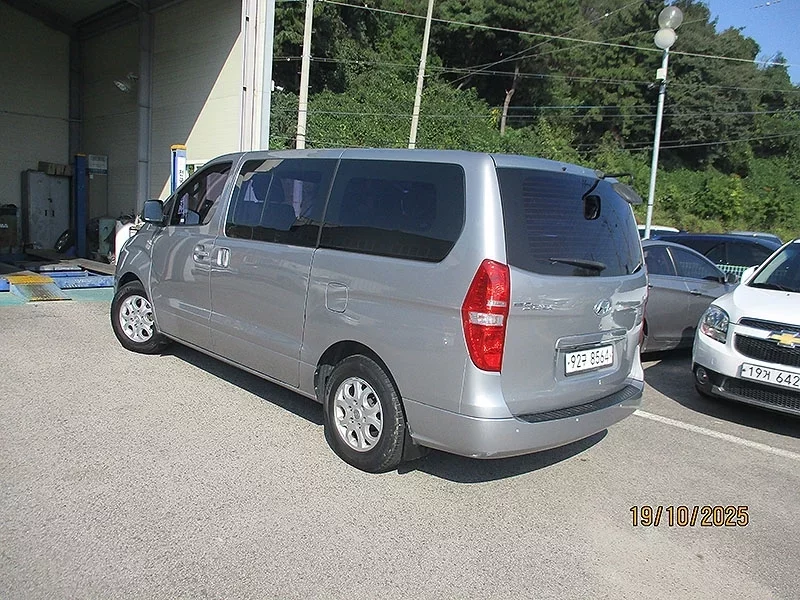 Hyundai Starex