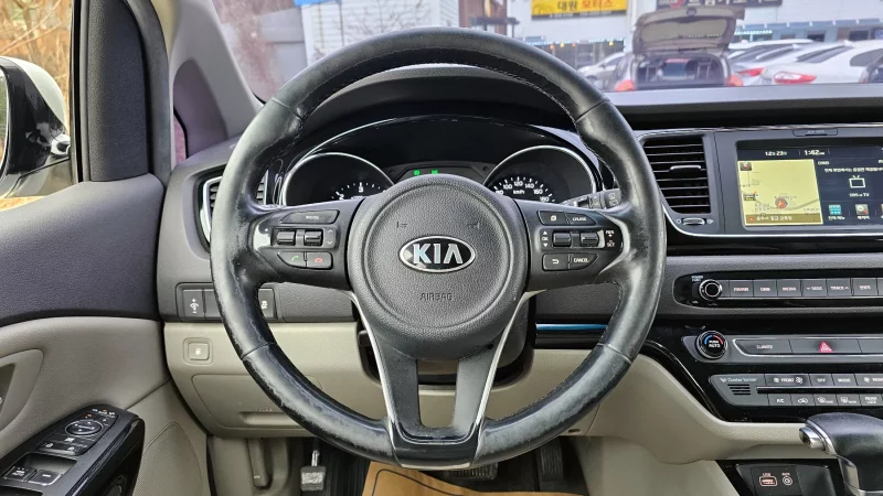 Kia Carnival