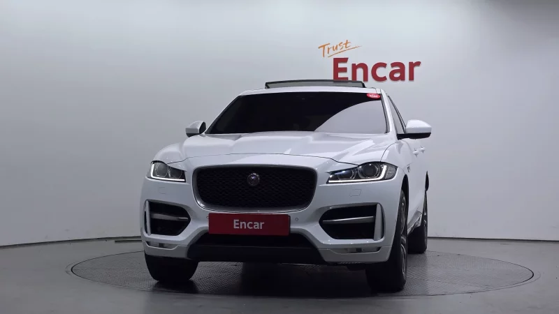 Jaguar F-PACE