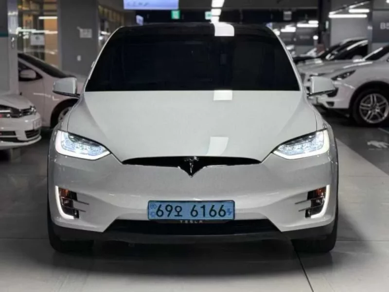 Tesla MODEL X