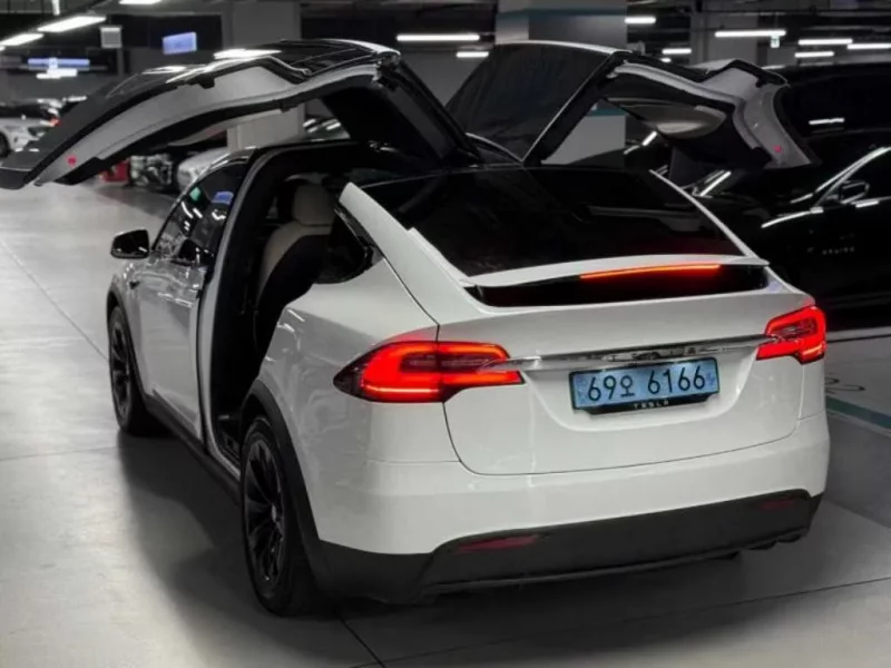 Tesla MODEL X