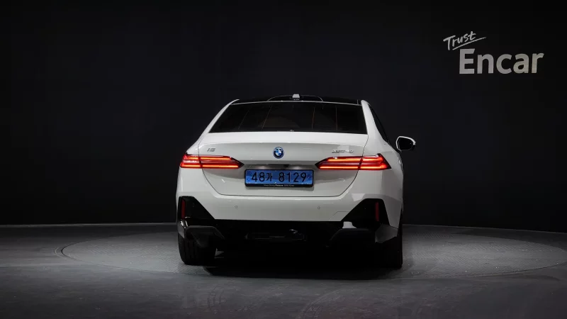BMW i5