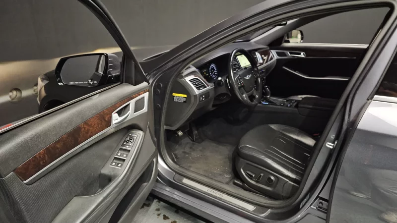 Hyundai Genesis