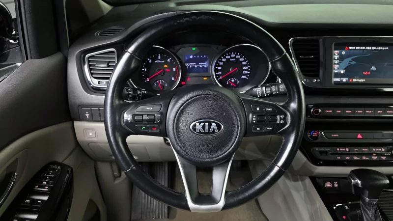 Kia Carnival