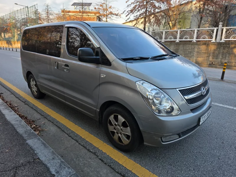 Hyundai Starex