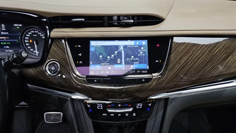 Cadillac XT6